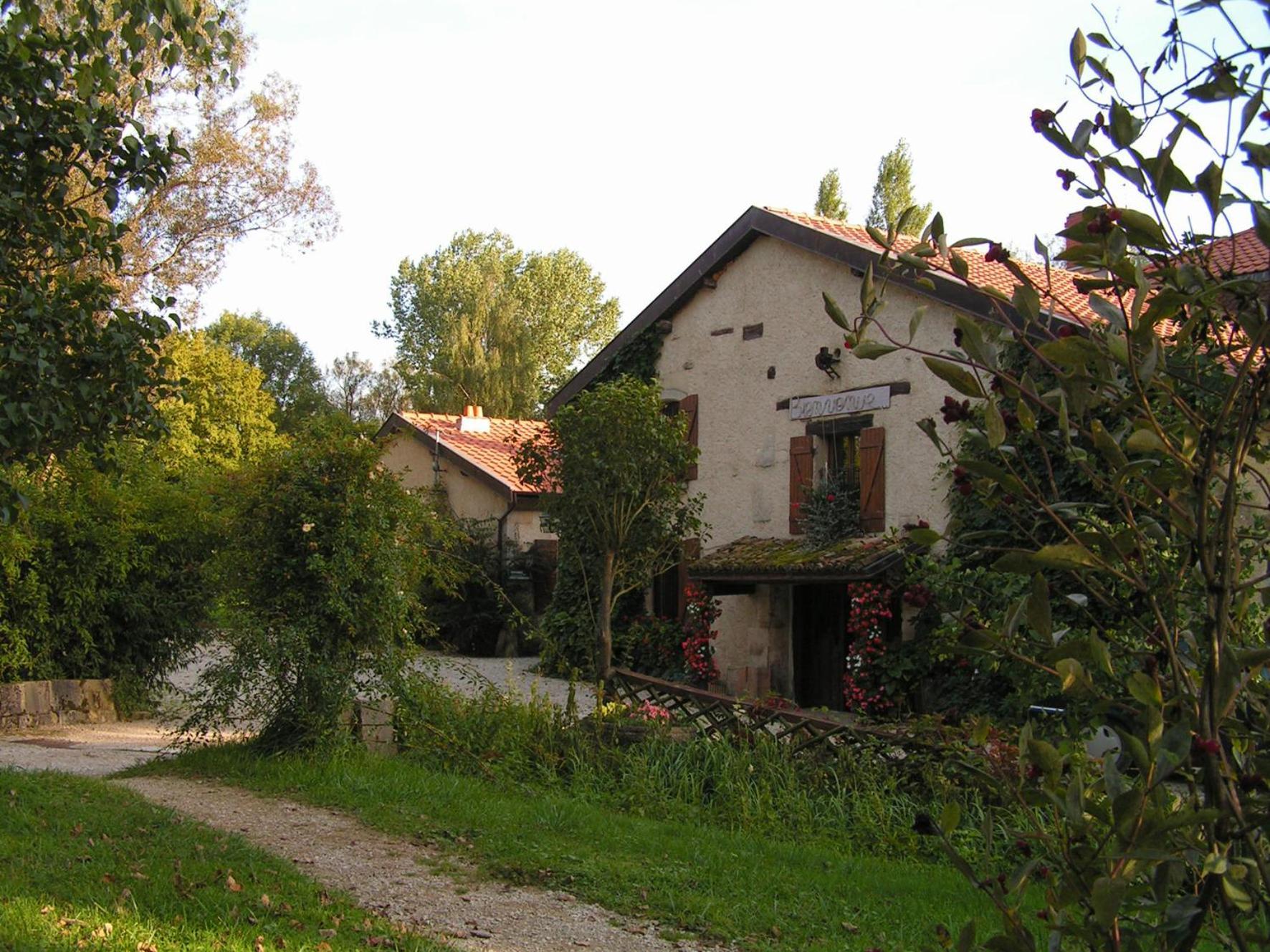 Logis Hotel Le Chantoiseau Chaumont-sur-Aire Exterior photo