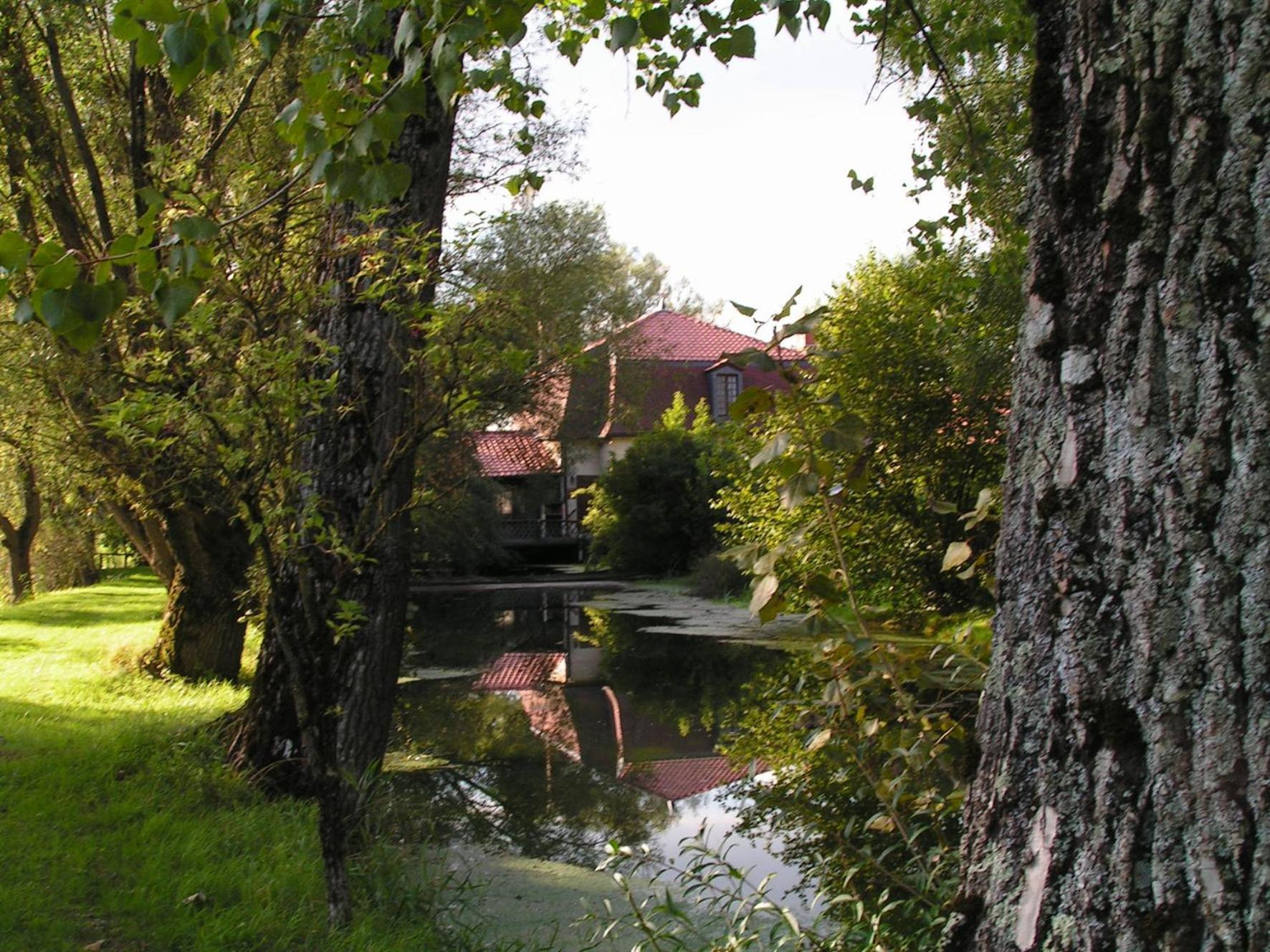 Logis Hotel Le Chantoiseau Chaumont-sur-Aire Exterior photo