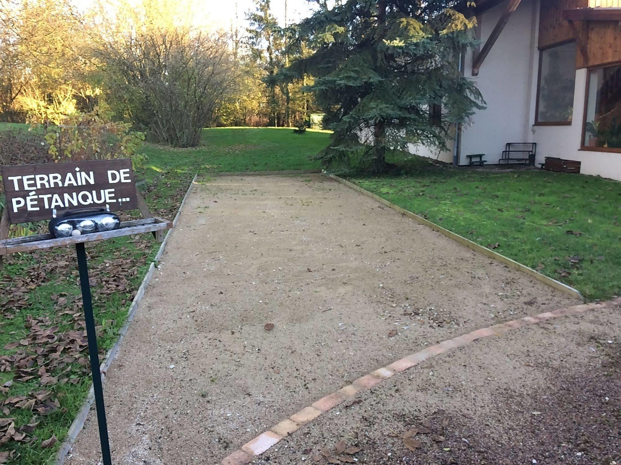 Logis Hotel Le Chantoiseau Chaumont-sur-Aire Exterior photo